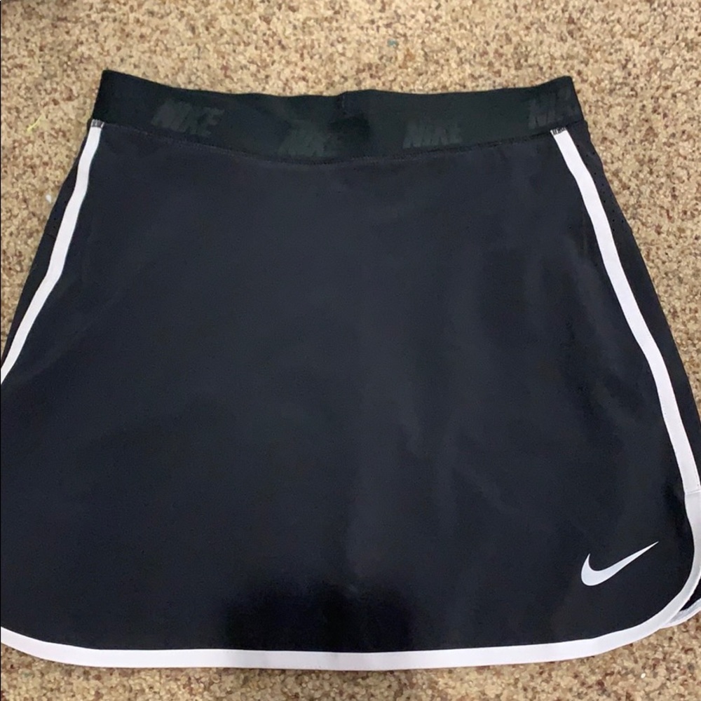 BRAND NEW nike golf / tennis skirt